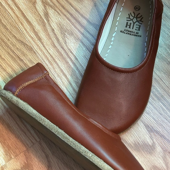 Brown Leather Loafers with Rounded Toe and Flat Sole - Picture 2 of 4